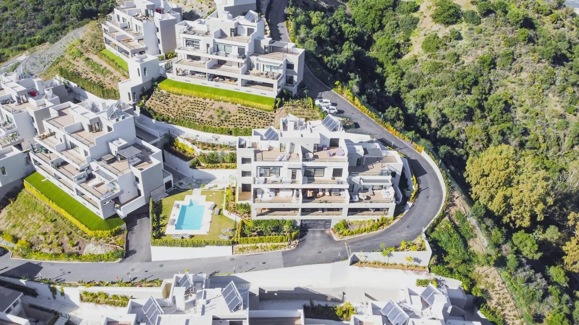 Marbella Lakes - 3 Bedroom Apartment