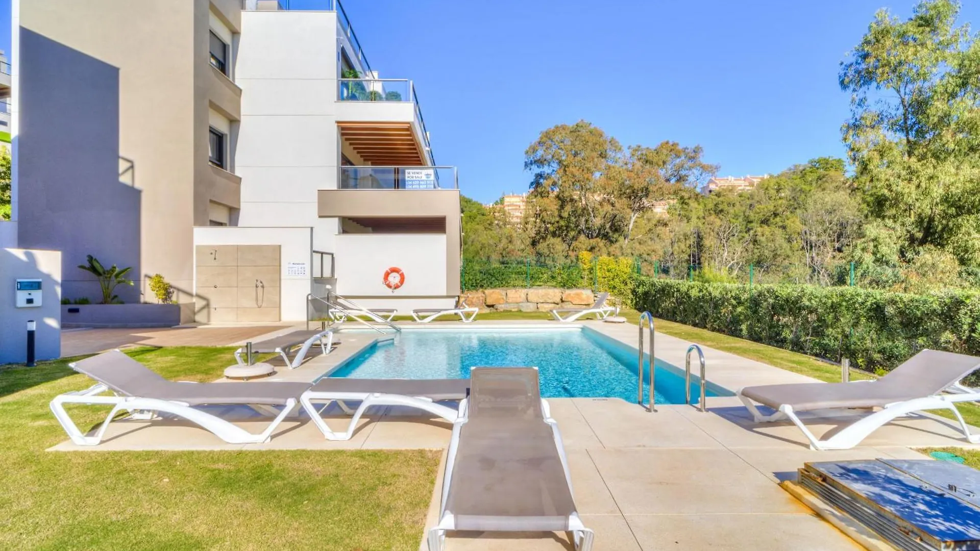 Marbella Lakes - 3 Bedroom Apartment