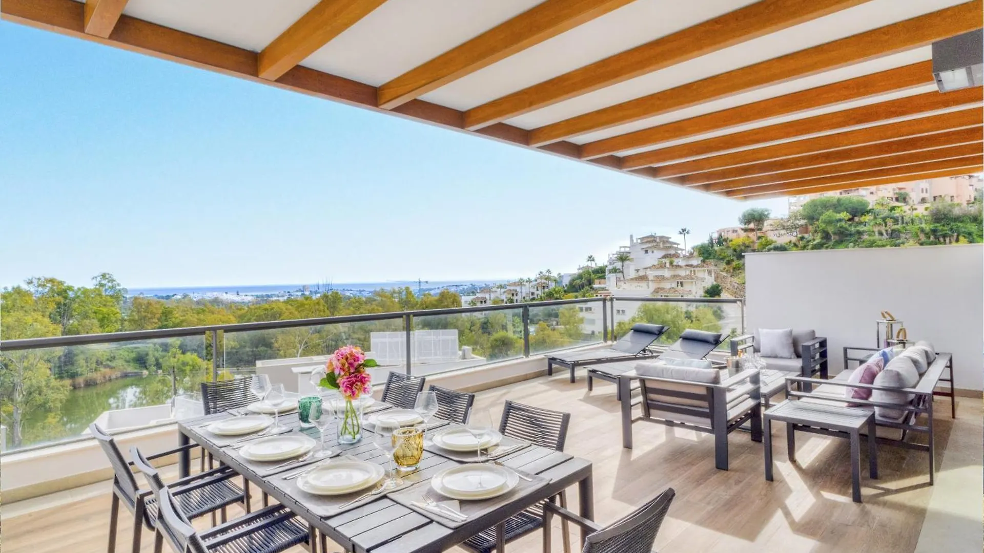 Marbella Lakes - 3 Bedroom Apartment Spain
